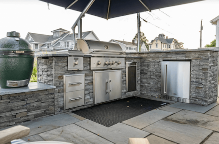 Creating an Outdoor Kitchen Space That Works Year-Round