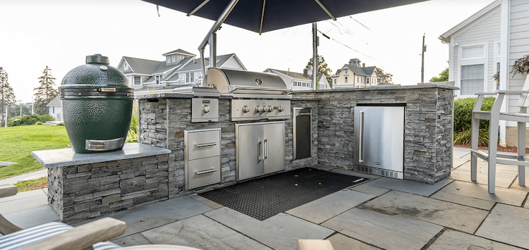 Creating an Outdoor Kitchen Space That Works Year-Round